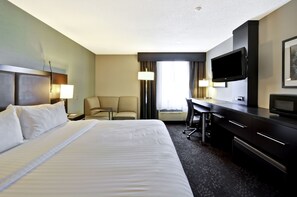 Desk, laptop workspace, blackout curtains, iron/ironing board - Holiday Inn Express Romulus / Detroit Airport by IHG (Romulus)