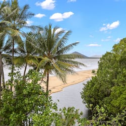 3 Bedroom Beach Front Apartment | Vista spiaggia/mare