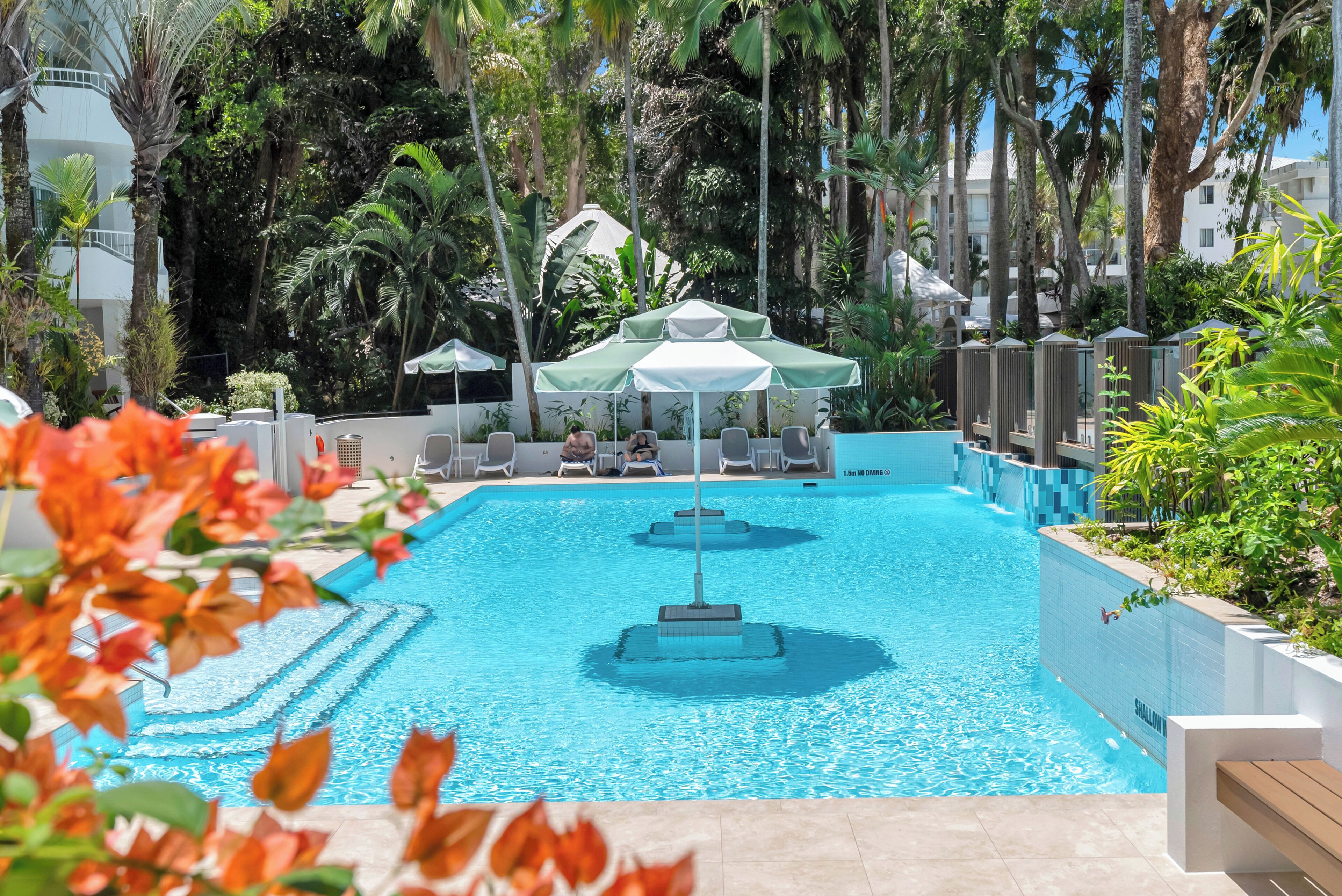 3 outdoor pools, pool umbrellas, sun loungers