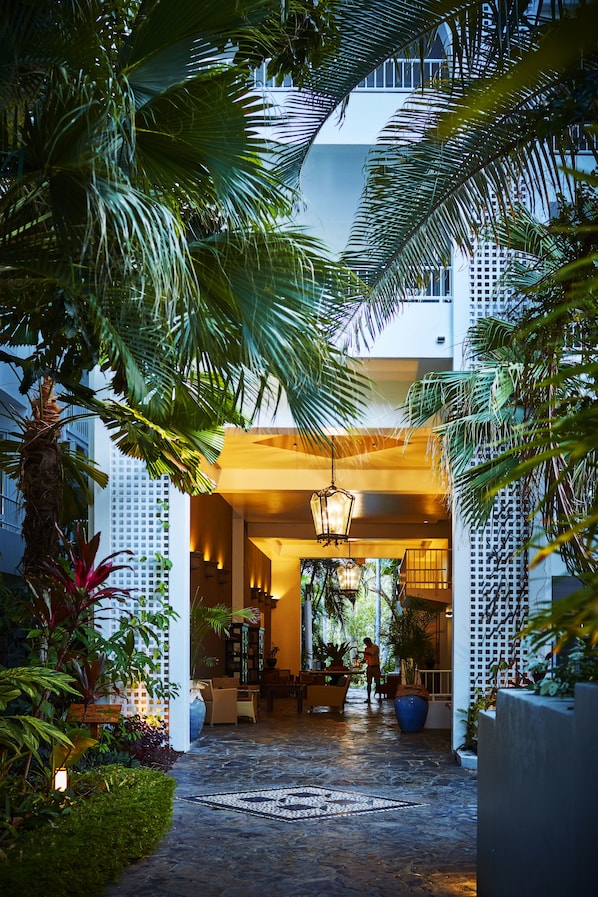 Lounge - Alamanda Palm Cove by Lancemore (Palm Cove)