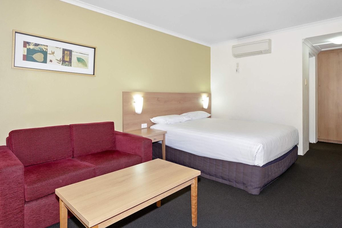 Chambre Standard, 1 grand lit | 1 chambre, rideaux dâobscurcissement, lit de bĂ©bĂ© (gratuit)