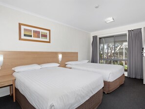 Superior Double Room, 2 Double Beds | Blackout drapes, free cribs/infant beds, free WiFi, bed sheets - ibis Styles Canberra Eaglehawk (Sutton)
