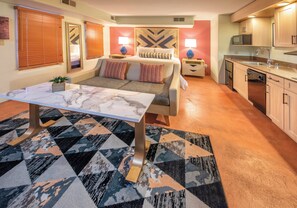 Standard Studio, Non Smoking, Kitchenette | Property amenity