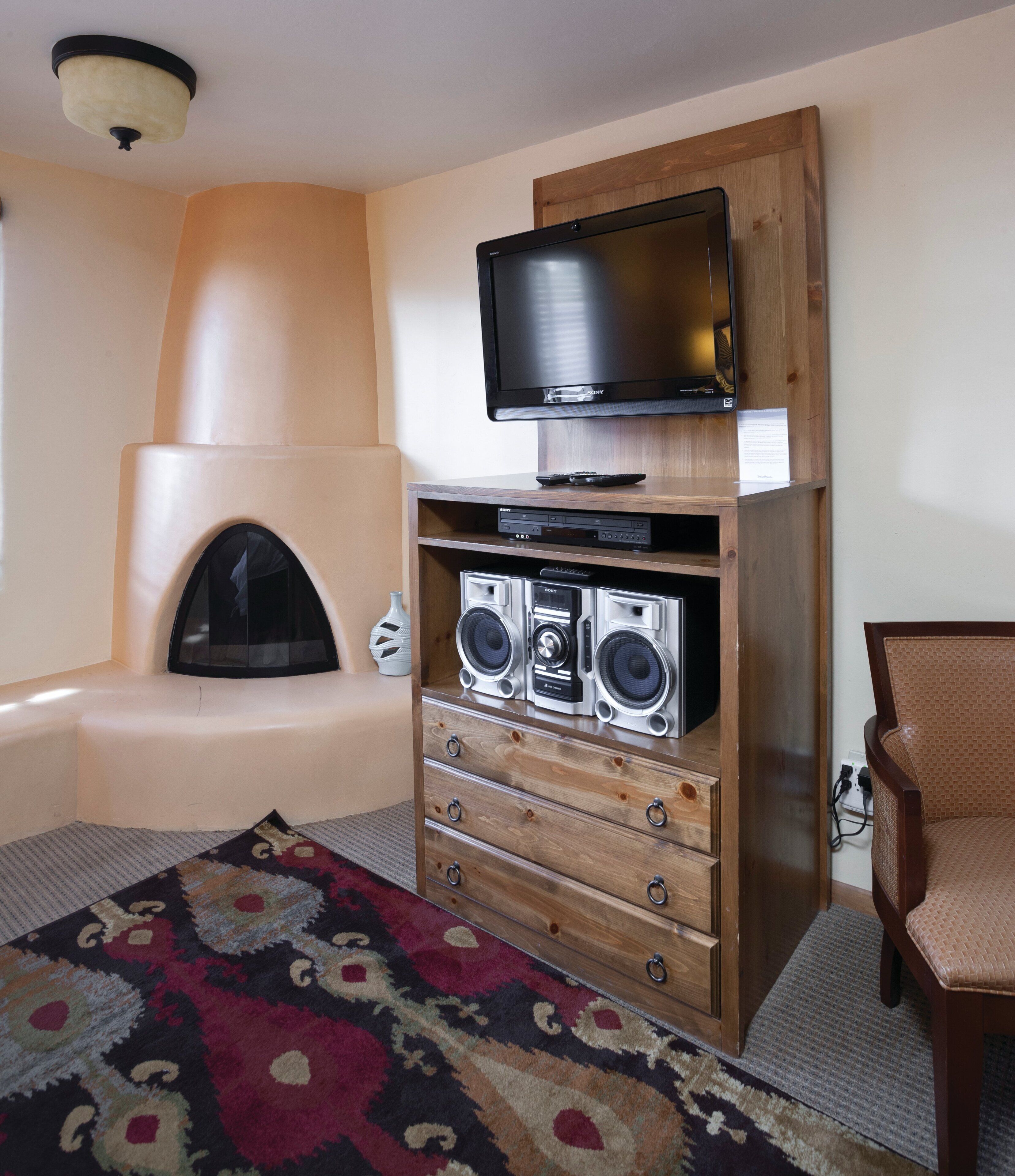 32-inch lcd tv with cable channels, tv, fireplace