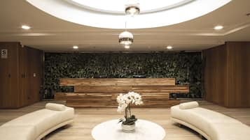 Resepsionis spa