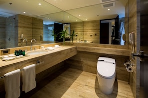 Duş, geniş duş başlığı, lüks banyo/kozmetik ürünleri