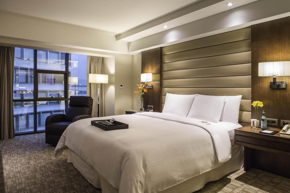 Business Suite, 1 Bedroom | Premium bedding, down comforters, memory foam beds, minibar