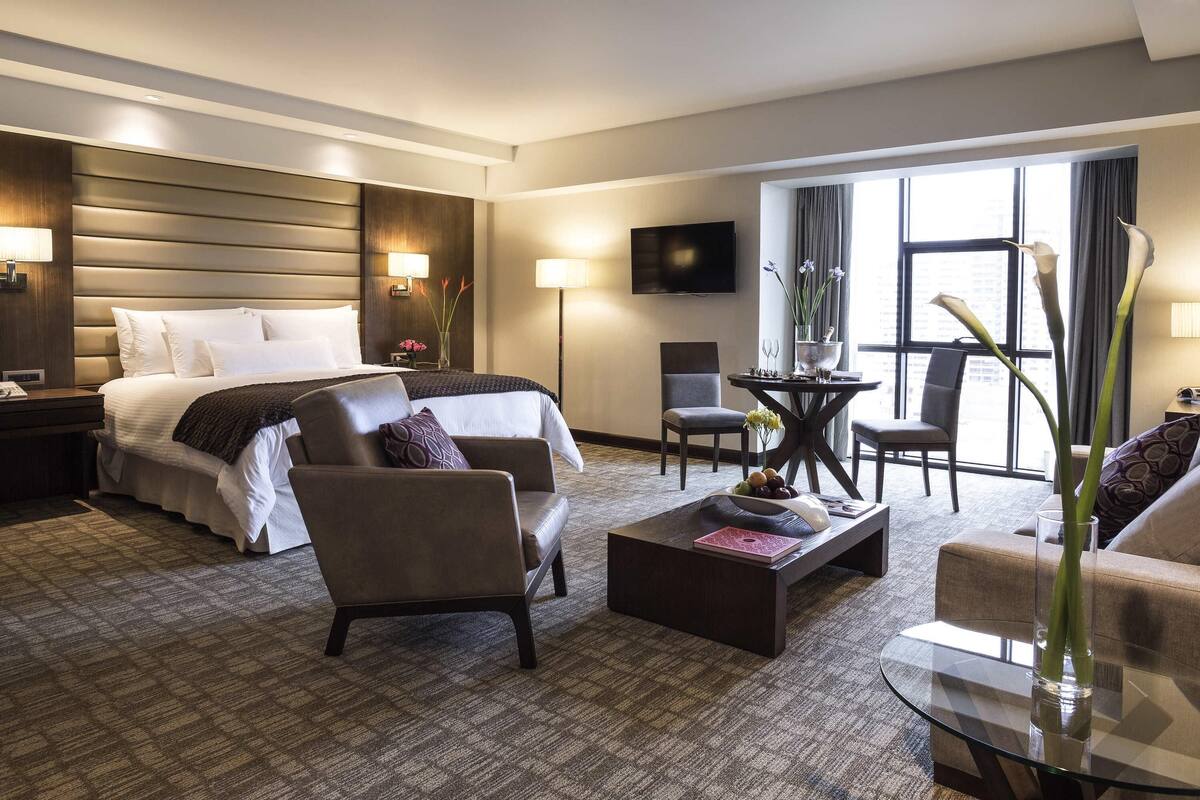 Grand Room, 1 King Bed