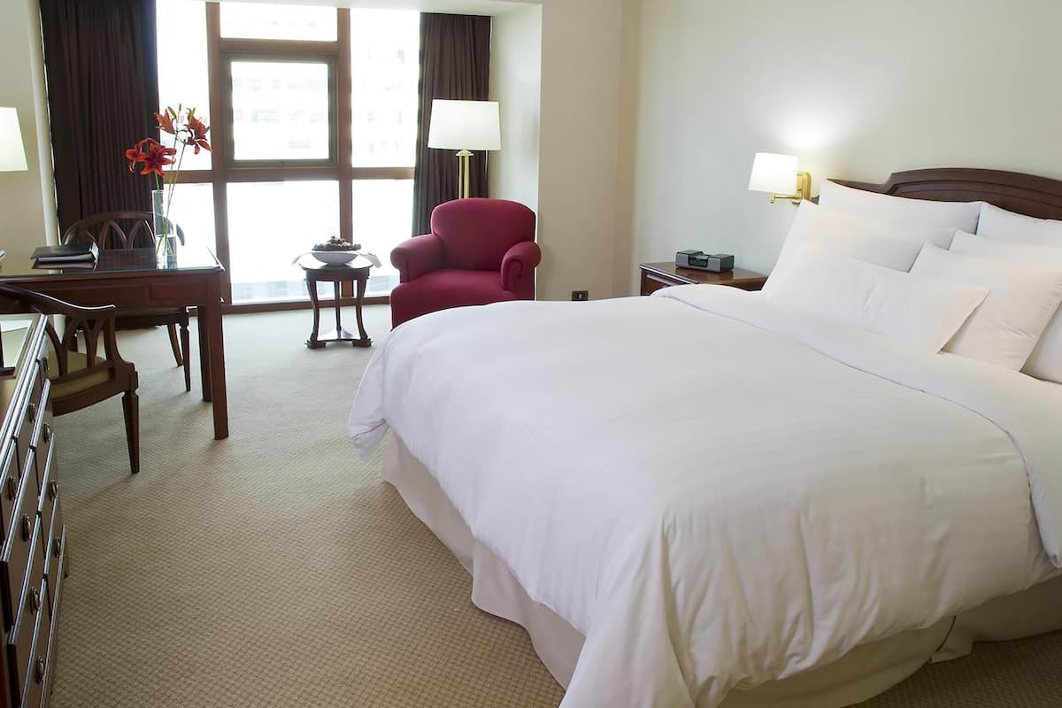 Swiss, Room, 1 King Bed | Premium bedding, down comforters, memory foam beds, minibar