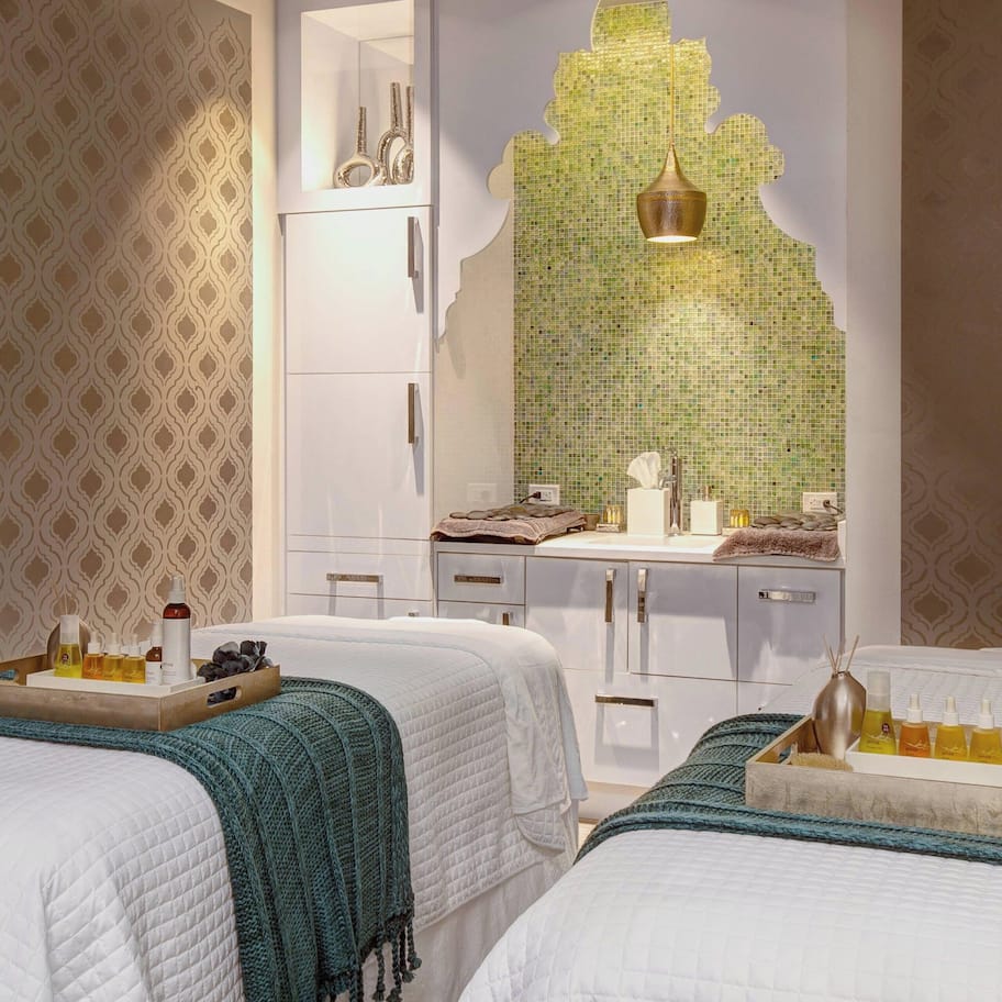 Couples treatment rooms, body treatments, aromatherapy