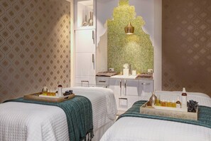Espace de soins pour les couples, soins corporels, soins d'aromathérapie
