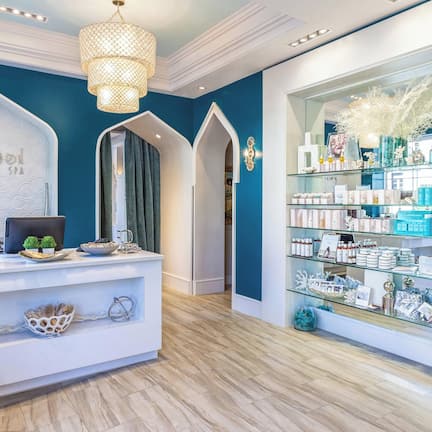 Couples treatment rooms, body treatments, aromatherapy