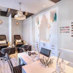 Couples treatment rooms, body treatments, aromatherapy