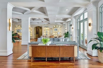 Hotel entrance and lobby at The Inn at Celebration, Autograph Collection 