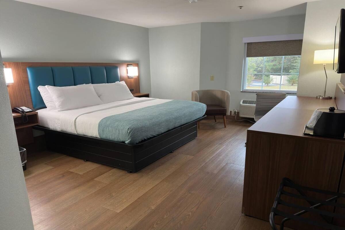 Egyptian cotton sheets, premium bedding, pillowtop beds