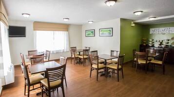 Café da manhã continental grátis todos os dias