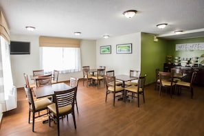 Free daily continental breakfast