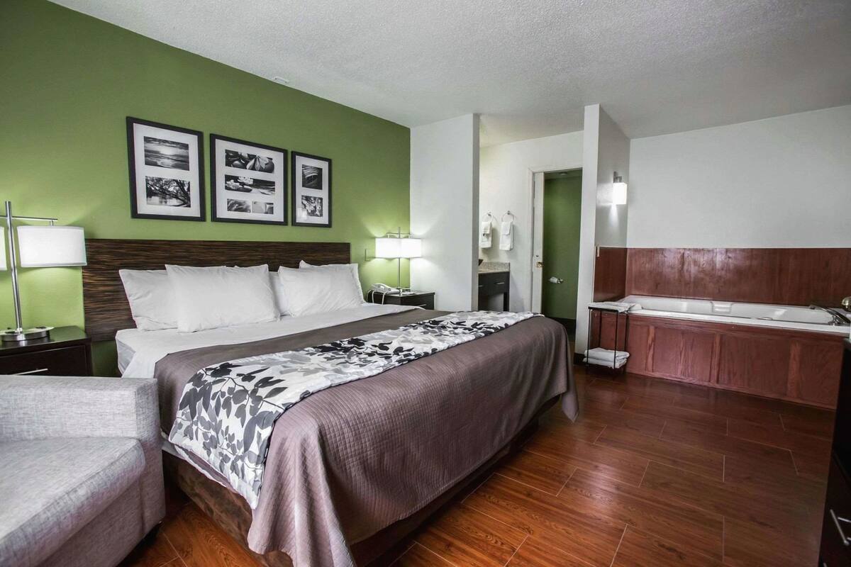 In-room safe, desk, laptop workspace, iron/ironing board