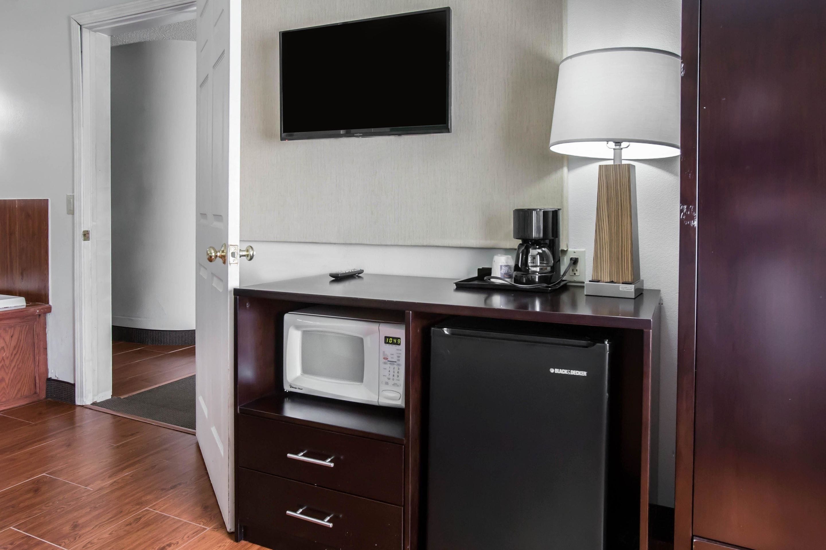 In-room safe, desk, laptop workspace, iron/ironing board