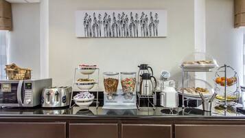 Free daily buffet breakfast