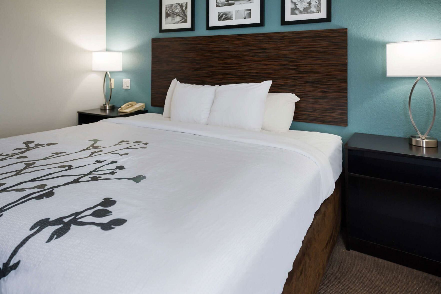 In-room safe, desk, soundproofing, iron/ironing board