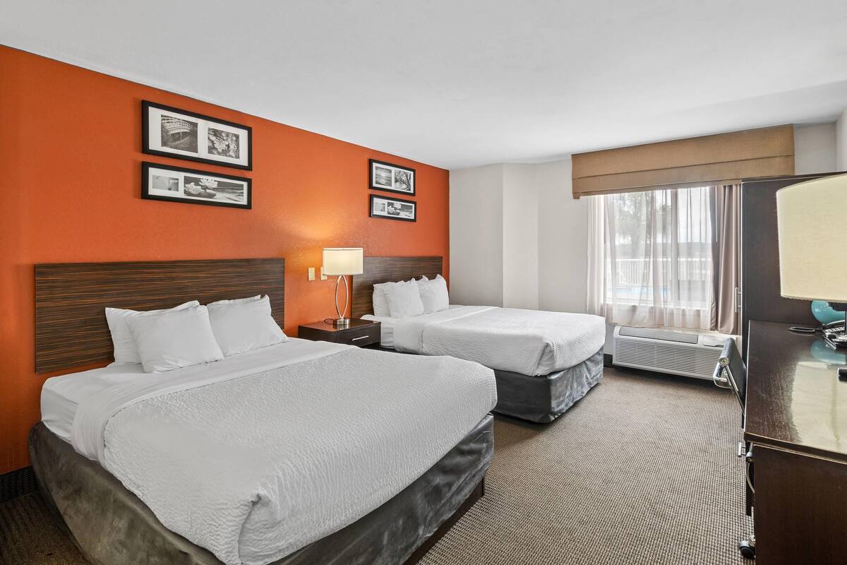 Desk, iron/ironing board, rollaway beds, free WiFi