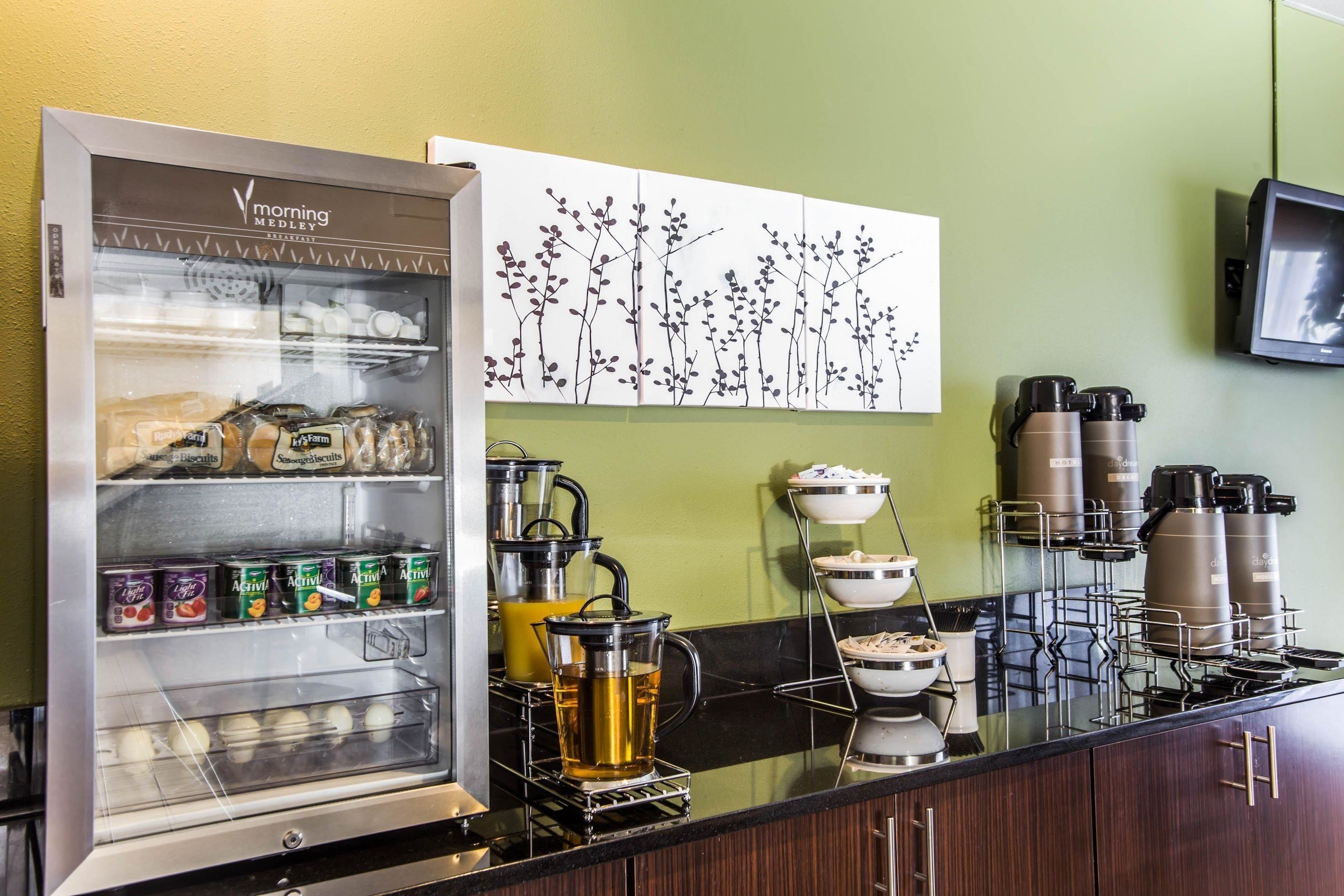 free daily continental breakfast