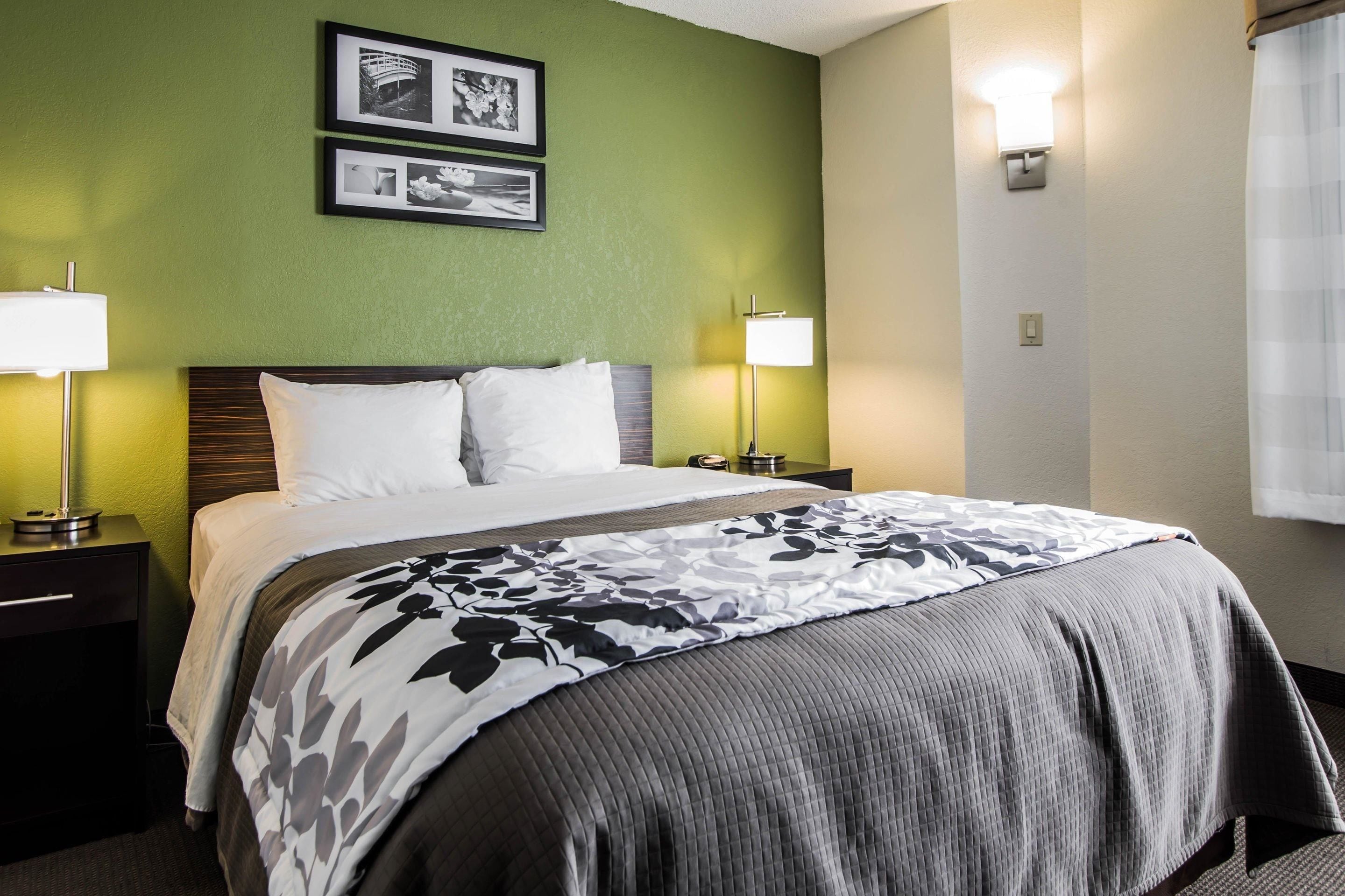 desk, iron/ironing board, free cots/infant beds, rollaway beds