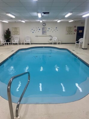 Indoor pool, open 9:00 AM to 10:00 PM, pool loungers - Sleep Inn & Suites Cross Lanes - South Charleston (Cross Lanes)