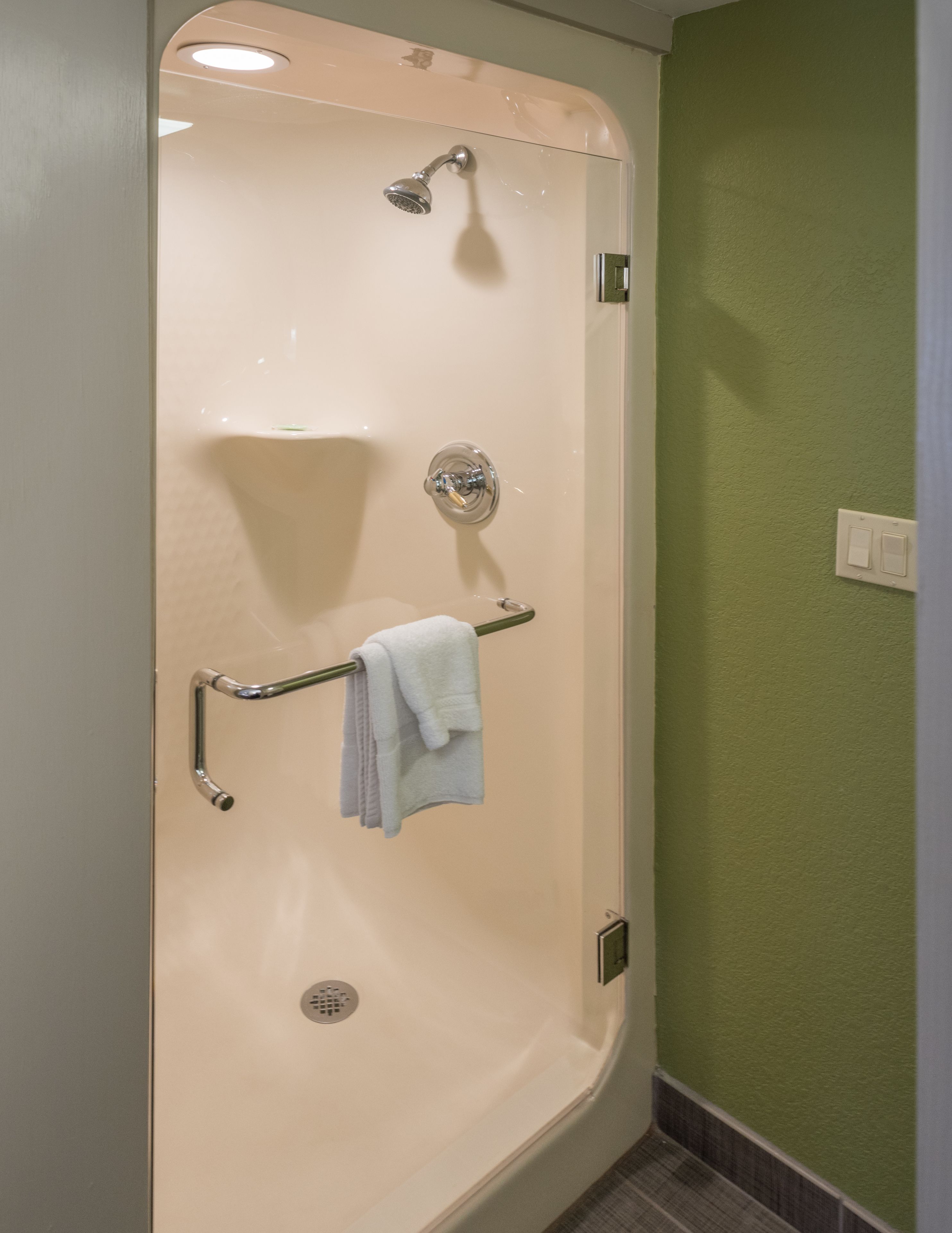 Shower kamar mandi
