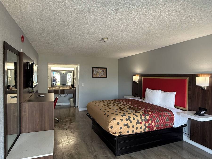 Free cribs/infant beds, rollaway beds, free WiFi, bed sheets