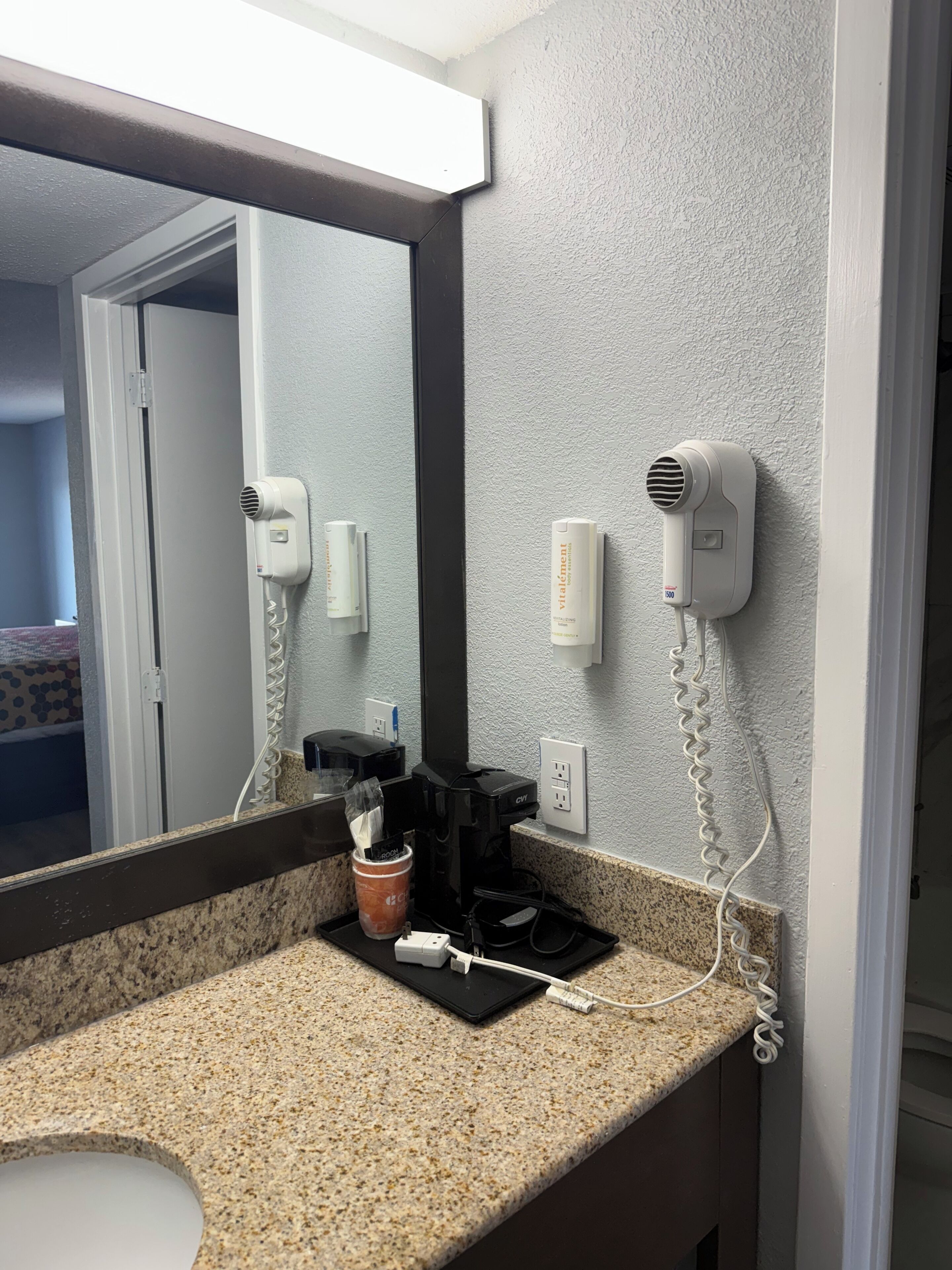 Free cots/infant beds, rollaway beds, free WiFi, bed sheets