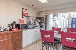 Desayuno continental incluido todos los días 