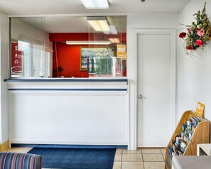 Lobby - Econo Lodge Ruther Glen (Ruther Glen)