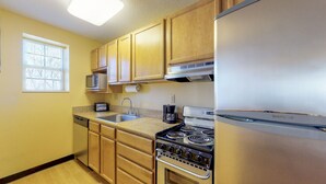 Two Bedroom Suite | Private kitchen | Coffee/tea maker, full-size fridge, microwave, oven - Pine Bush Suites Albany University (Albany)