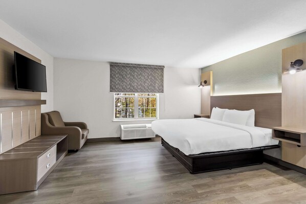 Premium bedding, desk, laptop workspace, free WiFi