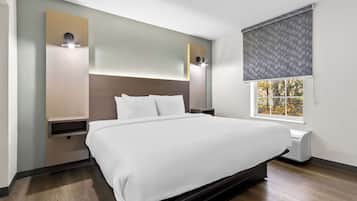 1 bedroom, premium bedding, desk, laptop workspace
