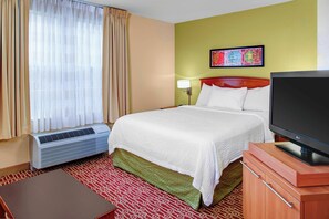 Premium bedding, desk, laptop workspace, blackout drapes - TownePlace Suites by Marriott Gahanna (Columbus)