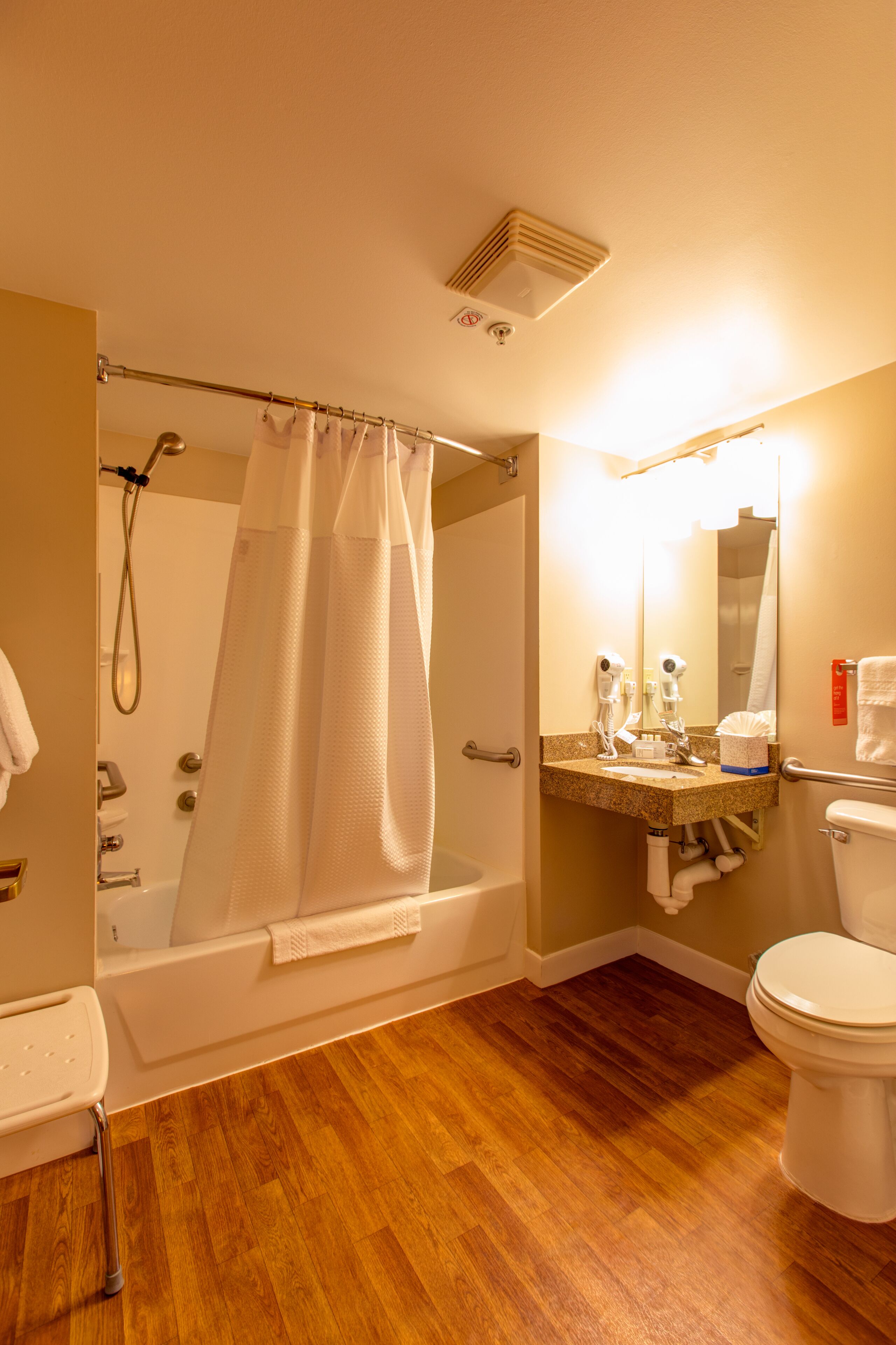 combined shower/bathtub, free toiletries, hair dryer, towels