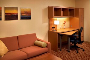 Desk, laptop workspace, iron/ironing board, free WiFi