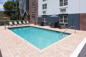 Outdoor pool, pool umbrellas, sun loungers