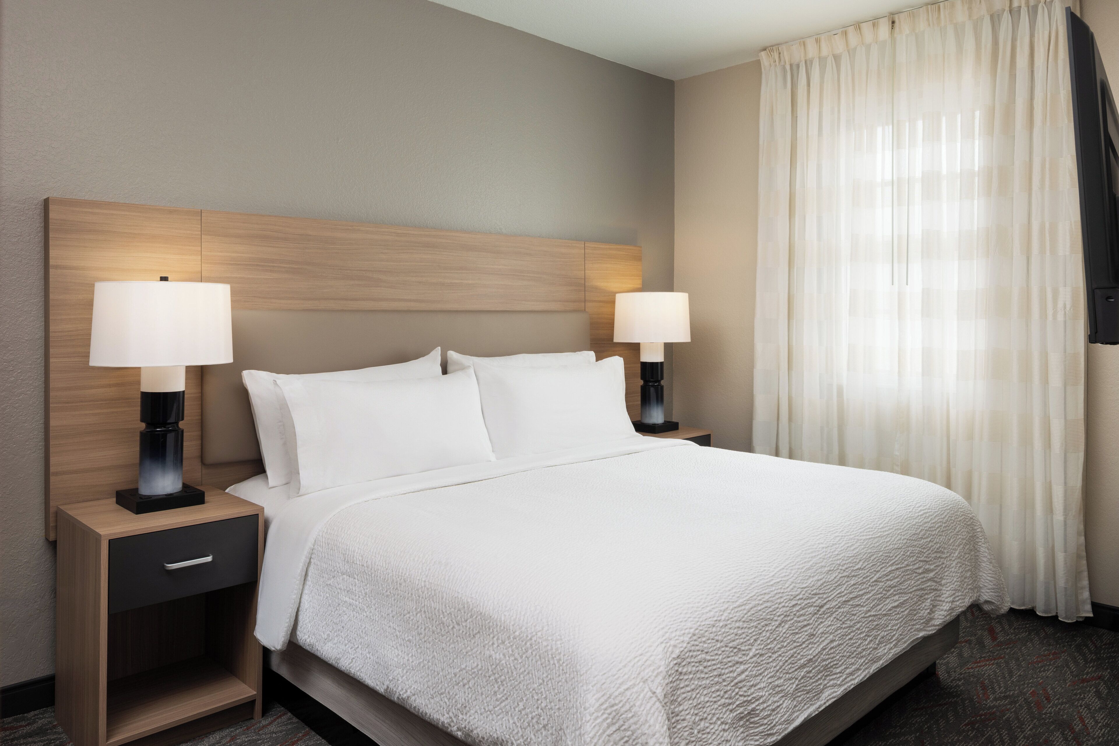 Pillowtop beds, desk, laptop workspace, blackout drapes