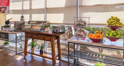 TownePlace Suites By Marriott Anaheim Maingate Near Angel Stadium