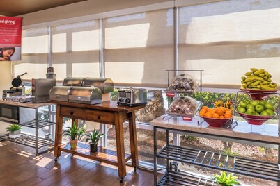 阿納海姆大門萬豪唐普雷斯套房飯店 - 近天使球場