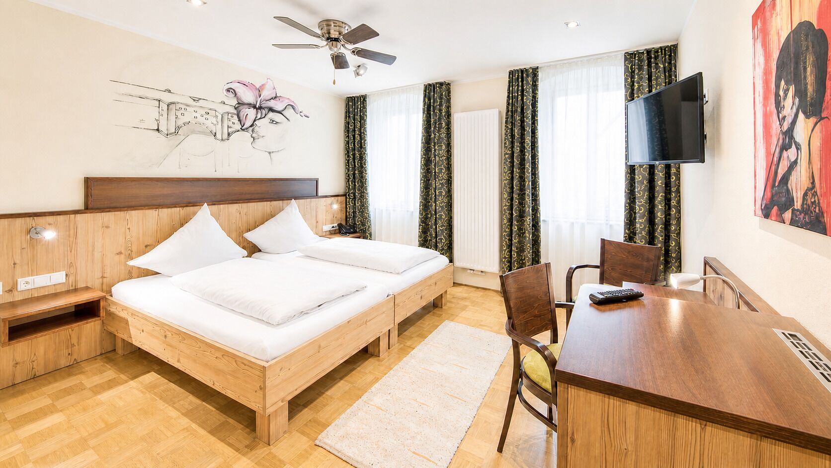 1 Schlafzimmer, Allergikerbettwaren, Zimmersafe, Schreibtisch