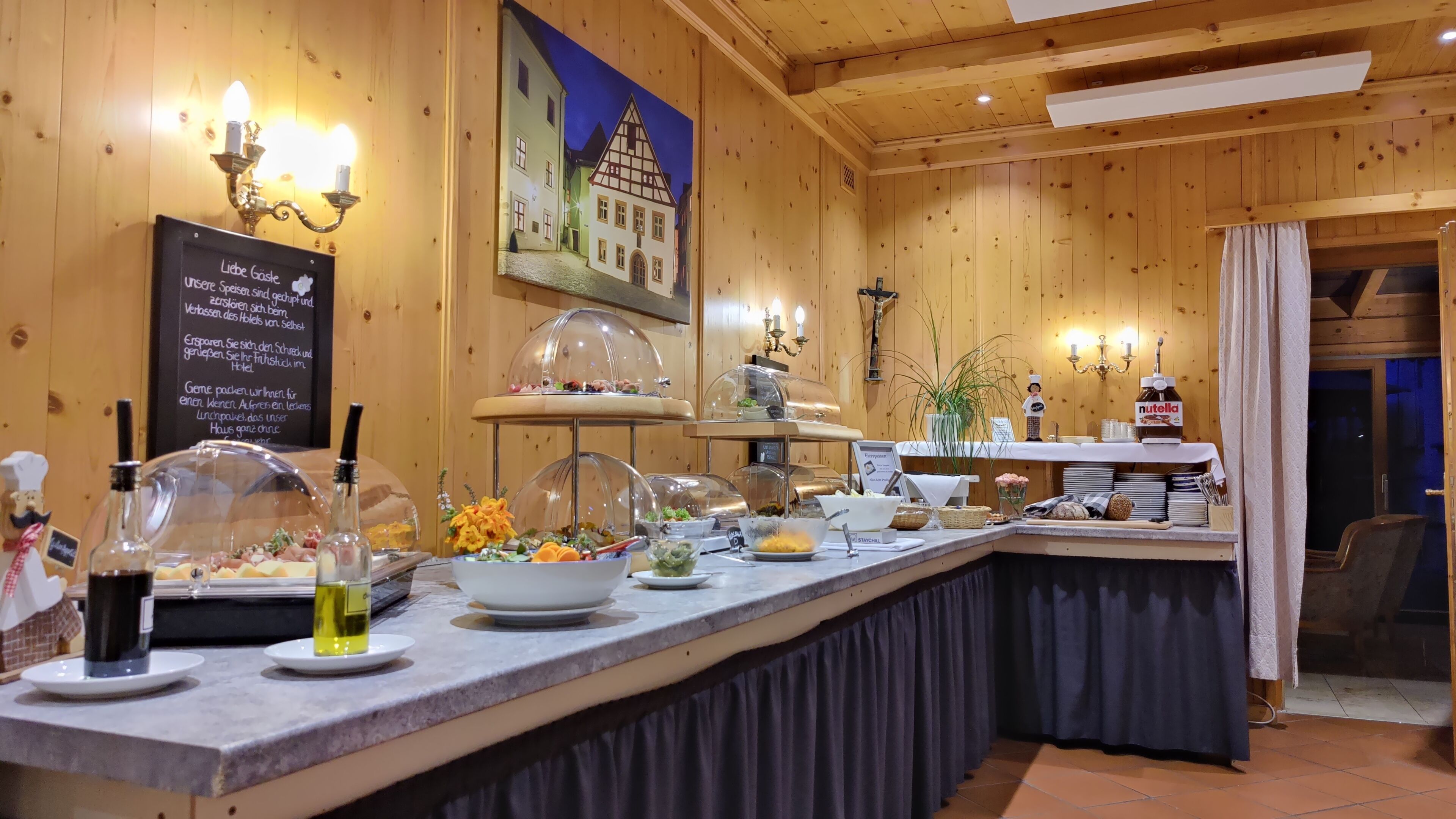 Daily buffet breakfast for a fee