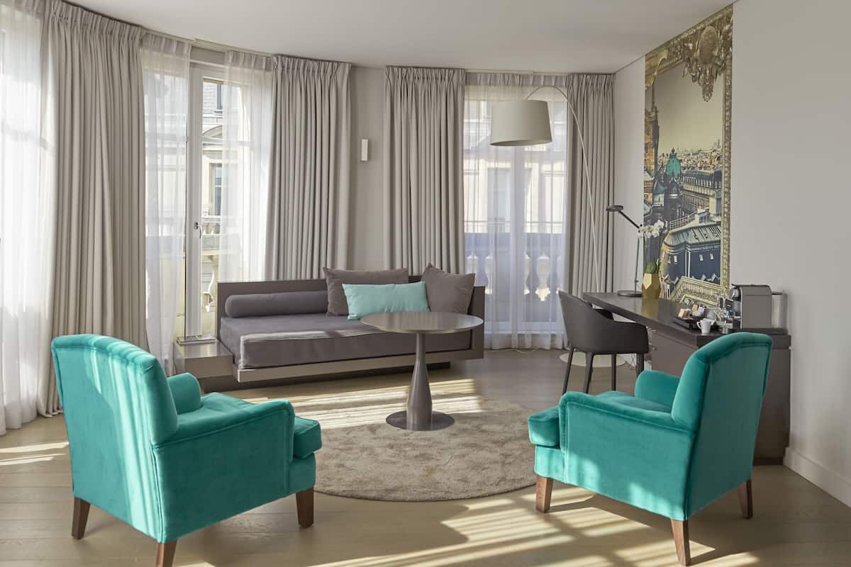 Suite, 1 grand lit et 1 canapé-lit
