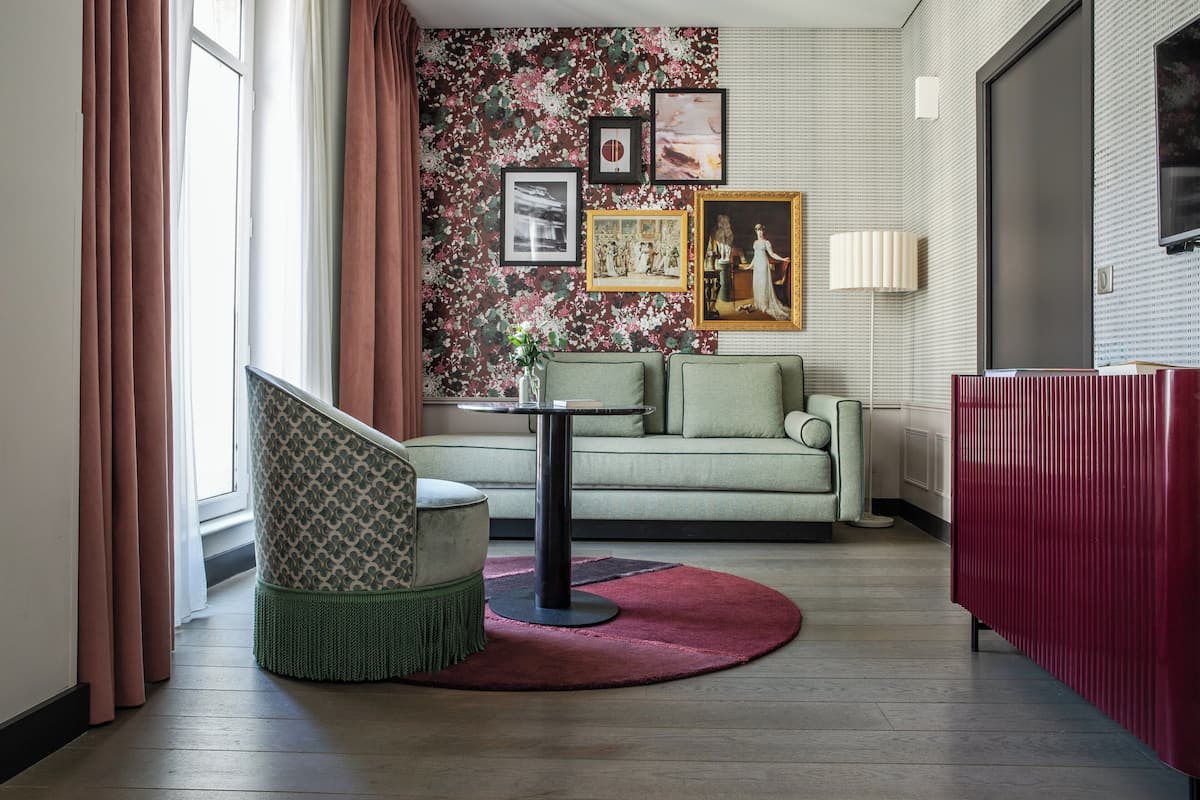 Standard Room, 1 Queen Bed with Sofa bed (Walk in Shower)