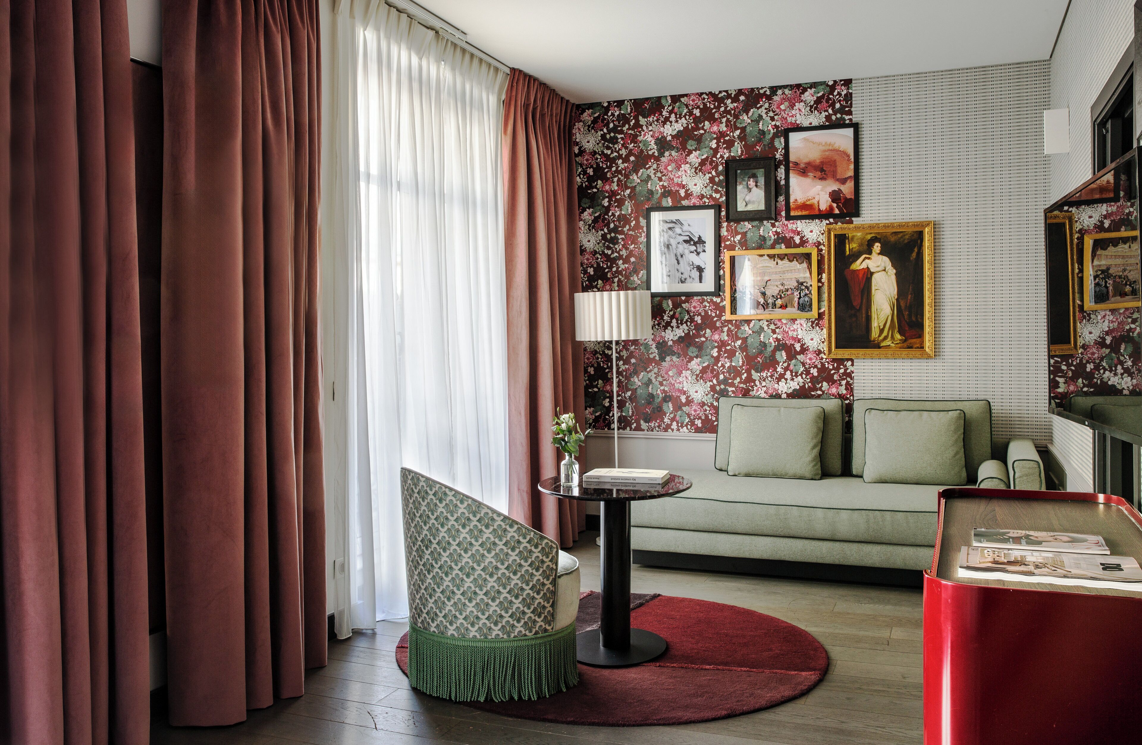 Premium Room, 1 Queen Bed with Sofa bed