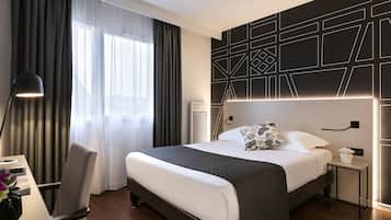 Studio | In-room safe, desk, iron/ironing board, cribs (free)